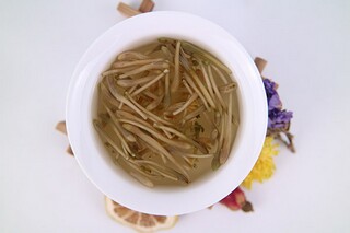 儿童手工制作雪花的剪纸方法_简单雪花剪纸教程 儿童剪纸大全