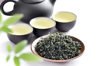 简单辞职报告_简短辞职申请书