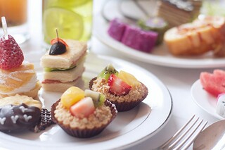 激励别人的正能量句子（激励别人的句子正能量的十个字）