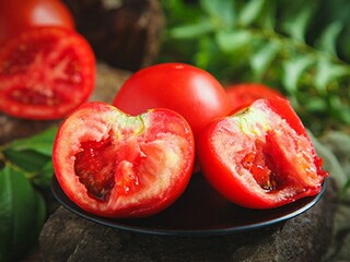 不是亲人胜似亲人散文_不是亲人胜似亲人作文600字