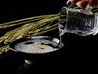 纳兰性德表达愤怒和无奈的诗句（诗人纳兰性德的悲凉诗词）